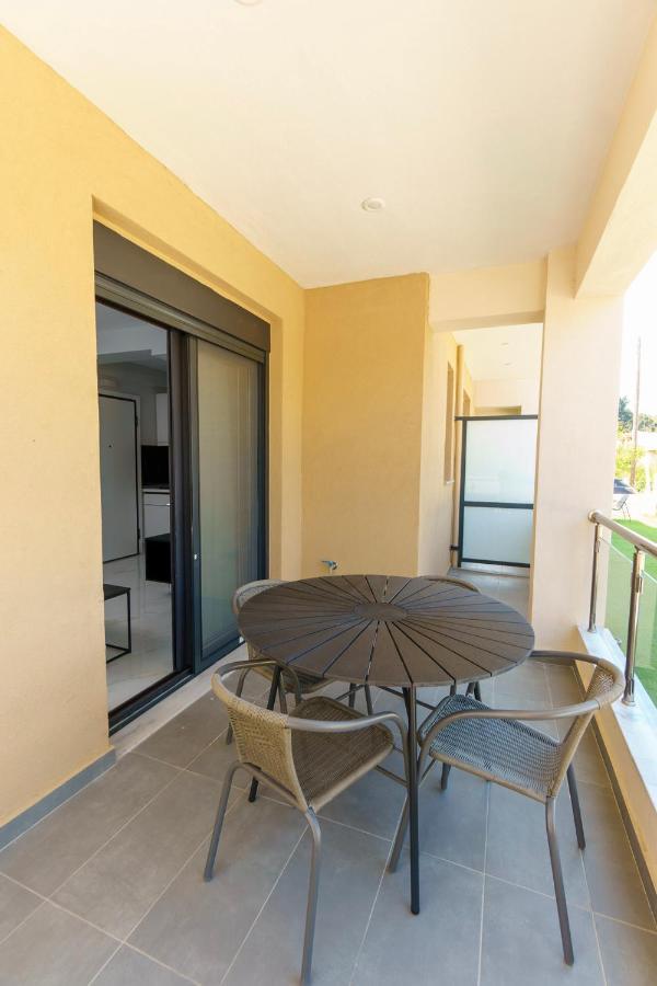 Lighthouse Apartments Kriopigi Bagian luar foto