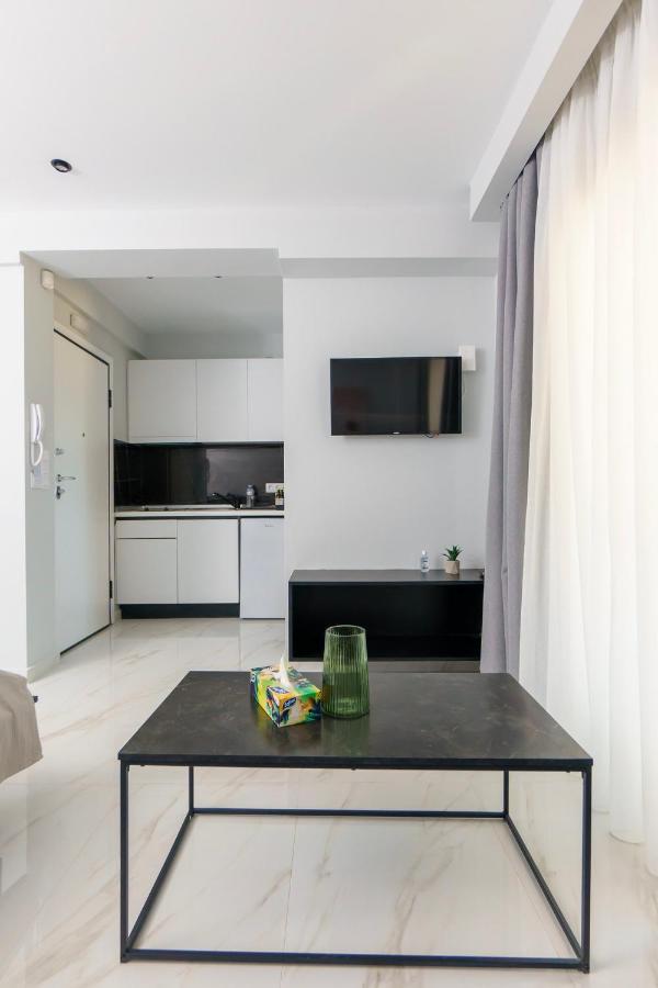 Lighthouse Apartments Kriopigi Bagian luar foto
