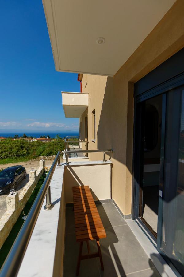 Lighthouse Apartments Kriopigi Bagian luar foto