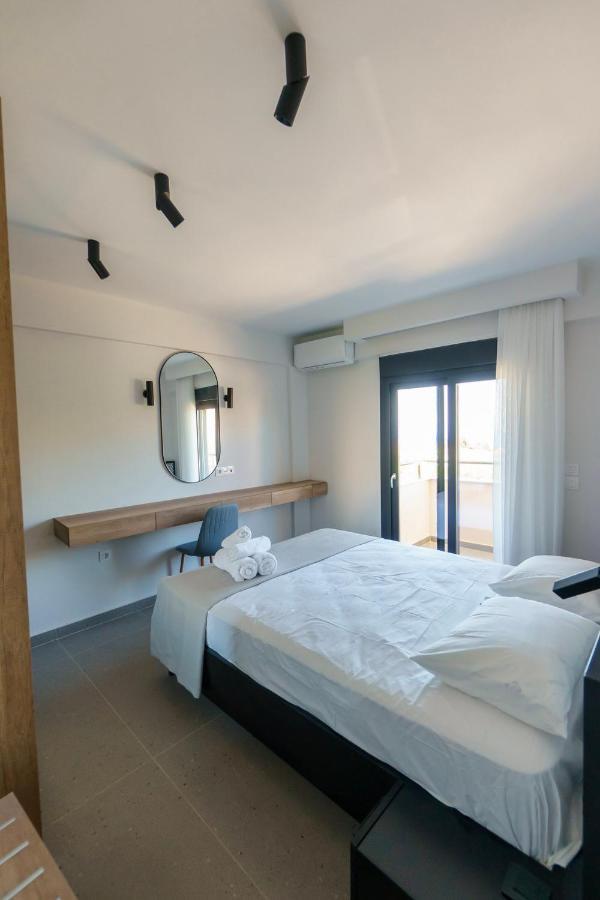 Lighthouse Apartments Kriopigi Bagian luar foto