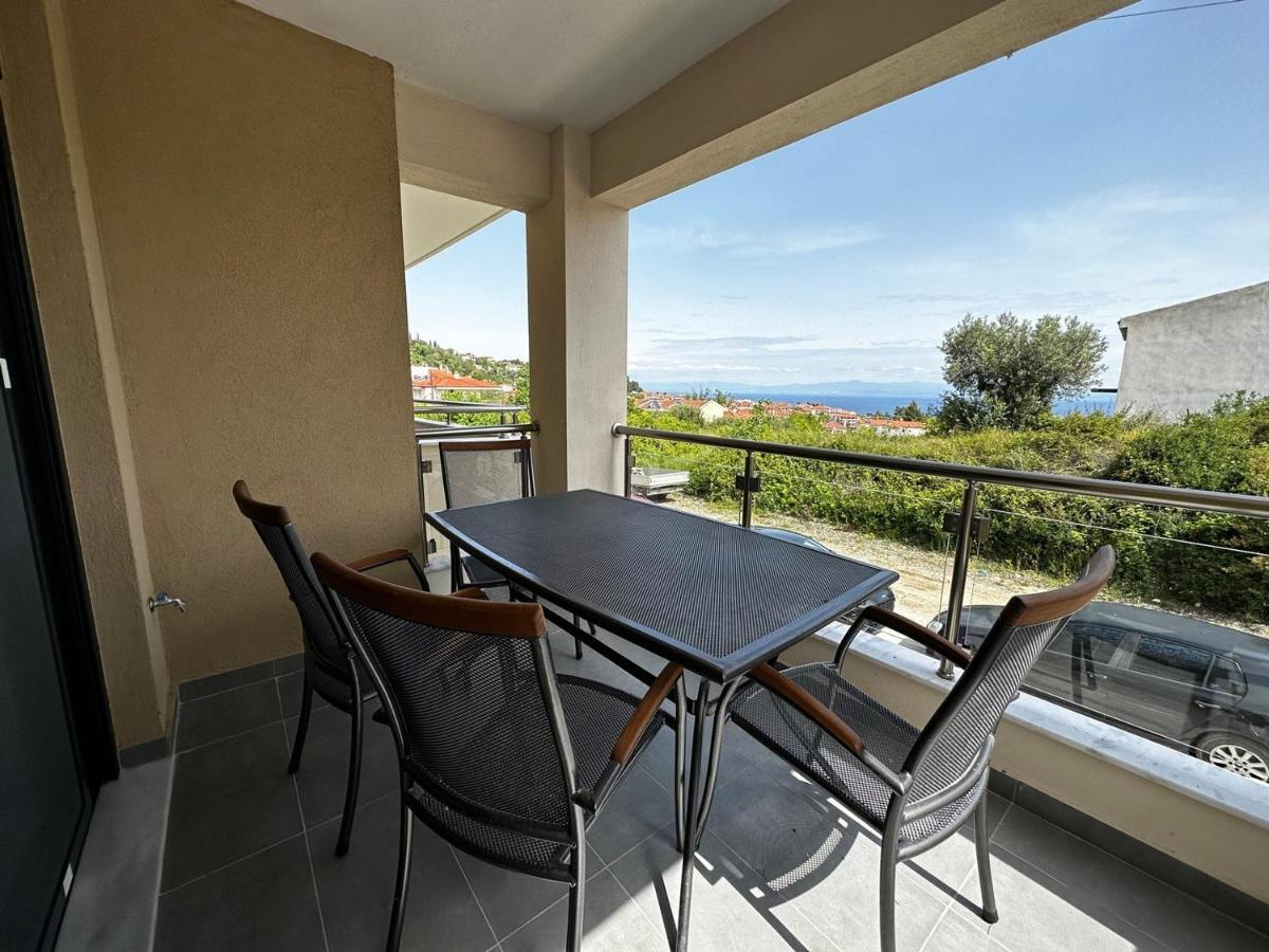 Lighthouse Apartments Kriopigi Bagian luar foto
