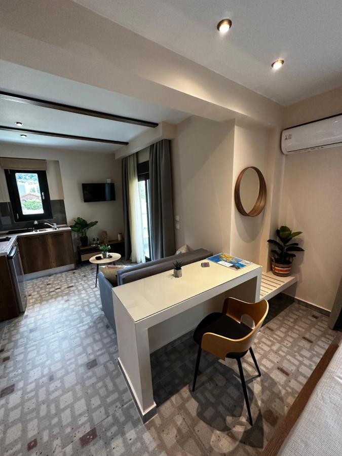 Lighthouse Apartments Kriopigi Bagian luar foto