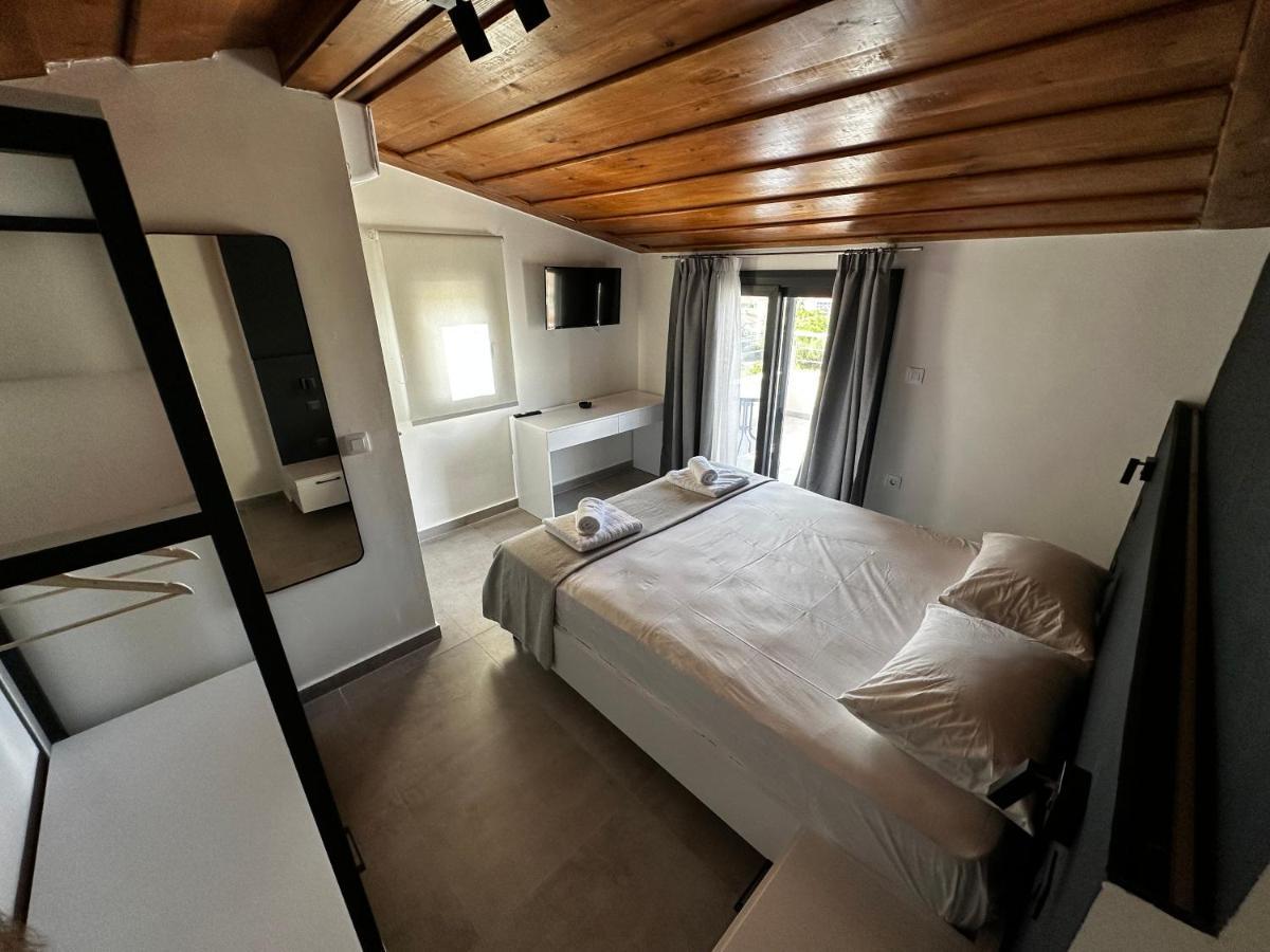Lighthouse Apartments Kriopigi Bagian luar foto