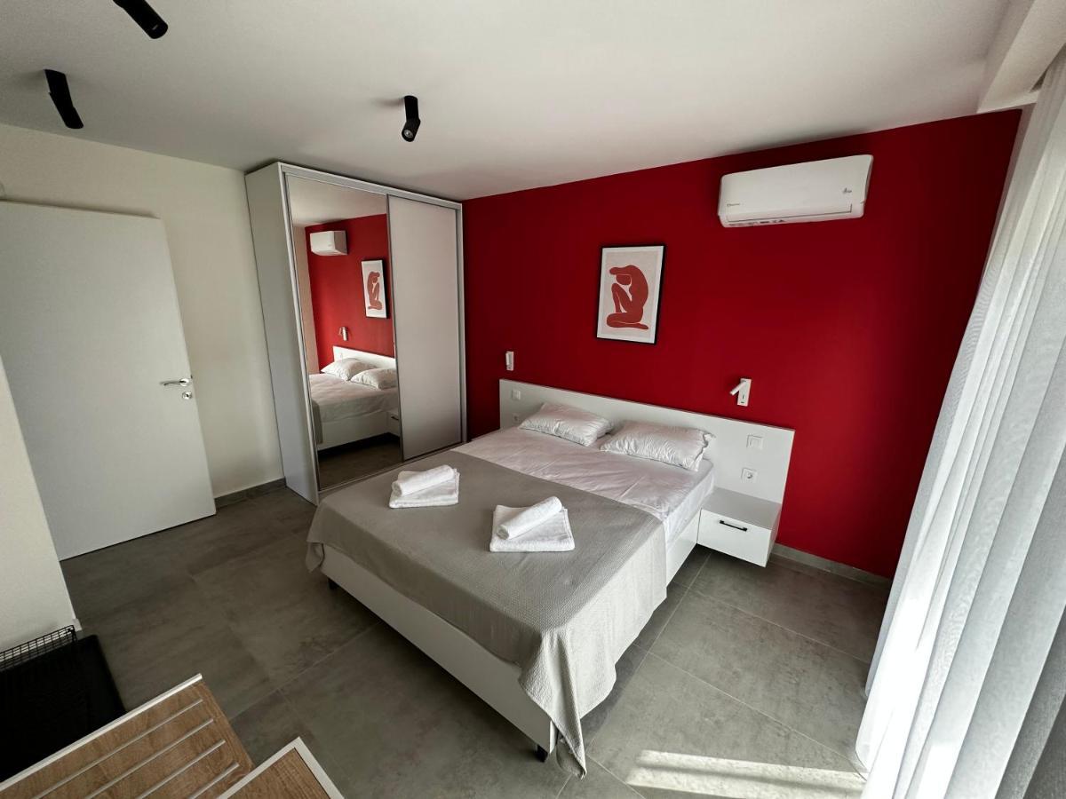 Lighthouse Apartments Kriopigi Bagian luar foto
